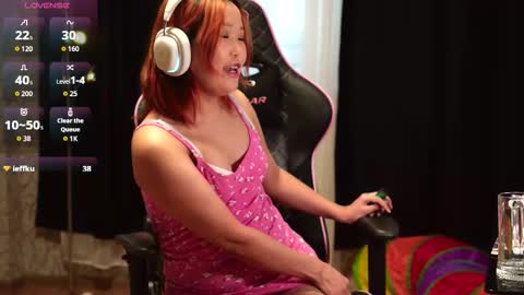 Snapshot of yummy_maya chatting on November 22, 3:49 am Chimi online show from November 22, 3:49 am