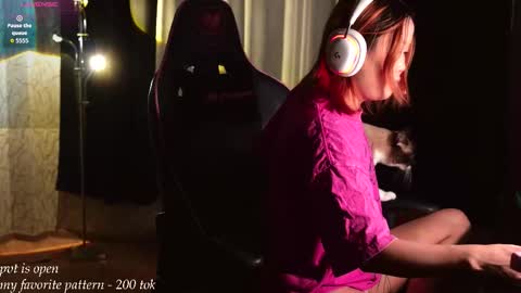 Snapshot of yummy_maya chatting on January 14, 4:45 pm Chimi online show from January 14, 4:45 pm
