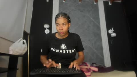 Snapshot of yummyduo chatting on January 10, 11:11 am Yummyduo online show from January 10, 11:11 am