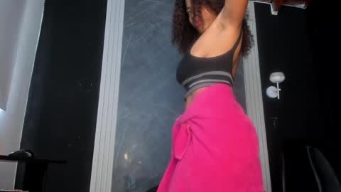 Snapshot of yummyduo chatting on February 17, 6:04 pm Yummyduo online show from February 17, 6:04 pm