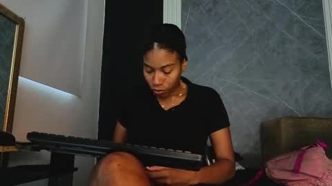 Snapshot of yummyduo chatting on October 4, 12:25 pm Yummyduo online show from October 4, 12:25 pm