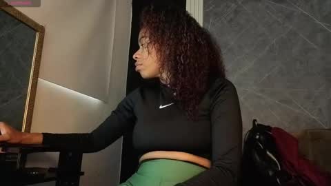 Snapshot of yummyduo chatting on October 17, 11:57 am Yummyduo online show from October 17, 11:57 am