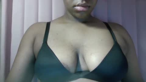 yummygirl659346 online show from August 1, 12:48 pm