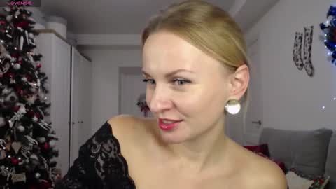 Snapshot of yummylilya chatting on December 6, 5:33 pm Lillya online show from December 6, 5:33 pm
