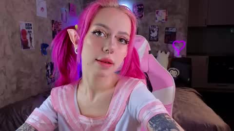 Snapshot of yummylisa chatting on February 23, 7:49 pm Lisa online show from February 23, 7:49 pm