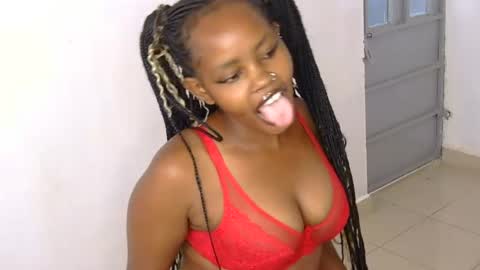 yummyseduction online show from June 18, 1:37 pm