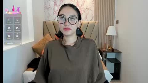 Snapshot of yuna__min chatting on September 26, 12:53 pm Yuna  online show from September 26, 12:53 pm