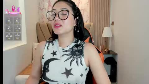 Snapshot of yuna__min chatting on September 27, 2:55 pm Yuna  online show from September 27, 2:55 pm