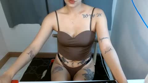 yunahuntrixx online show from June 27, 10:09 am