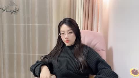 Snapshot of yuner0715 chatting on December 8, 1:03 pm YunEr online show from December 8, 1:03 pm