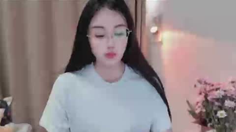 YunEr online show from June 12, 1:21 pm
