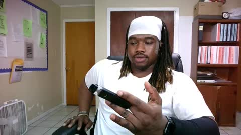 Snapshot of yungbbcbro chatting on December 29, 5:10 am Octavian online show from December 29, 5:10 am