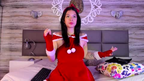 Snapshot of yungelitamor_ chatting on December 25, 9:45 am ELITA online show from December 25, 9:45 am