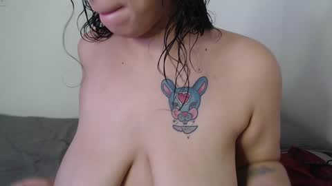 Snapshot of yungelitamor_ chatting on January 14, 5:08 am ELITA online show from January 14, 5:08 am