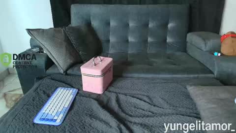 Snapshot of yungelitamor_ chatting on October 3, 4:53 am ELITA online show from October 3, 4:53 am