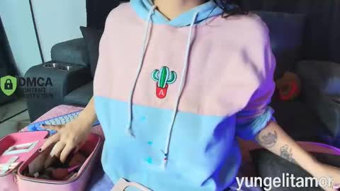 Snapshot of yungelitamor_ chatting on October 15, 4:56 am ELITA online show from October 15, 4:56 am