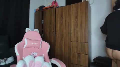 Snapshot of yungelitamor_ chatting on July 7, 4:59 am ELITA online show from July 7, 4:59 am