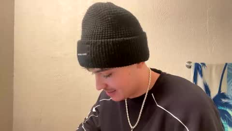 yungstudbev online show from December 24, 11:33 pm