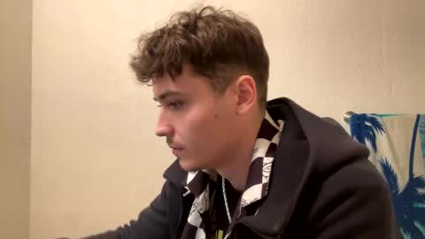 yungstudbev online show from December 27, 3:09 am