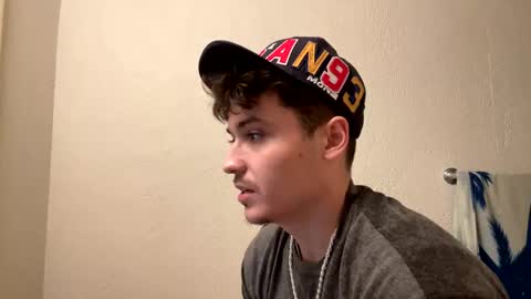 yungstudbev online show from January 3, 4:55 am