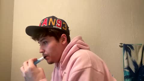 yungstudbev online show from February 4, 5:21 am