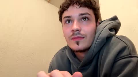 yungstudbev online show from September 26, 3:54 am