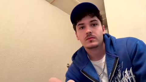 yungstudbev online show from October 6, 5:54 pm