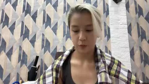 Snapshot of yuonnekehoe chatting on October 24, 4:03 pm Kristi online show from October 24, 4:03 pm