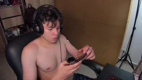 yurii_moody online show from December 27, 11:10 pm