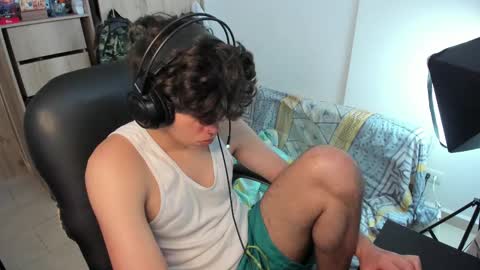 yurii_moody online show from October 20, 5:57 pm