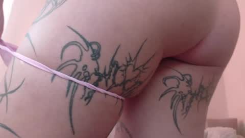Hi My name Yuriko online show from April 25, 9:23 am