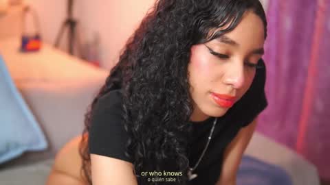 Snapshot of yuyi_cam chatting on October 25, 3:36 am Yuyi Cam online show from October 25, 3:36 am