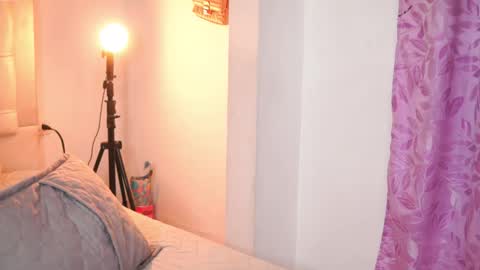 Snapshot of yuyi_cam chatting on October 27, 2:59 am Yuyi Cam online show from October 27, 2:59 am