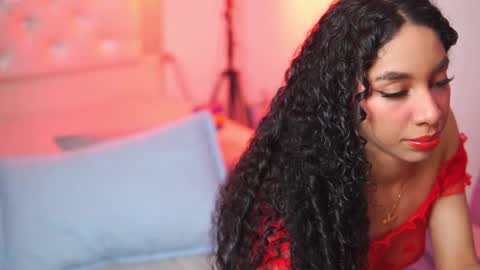 Snapshot of yuyi_cam chatting on October 29, 2:58 am Yuyi Cam online show from October 29, 2:58 am