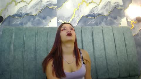 Snapshot of yuyis_15 chatting on December 15, 11:14 am YUYIS online show from December 15, 11:14 am