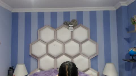 Snapshot of yvi_taylor chatting on July 13, 12:08 pm yvi online show from July 13, 12:08 pm