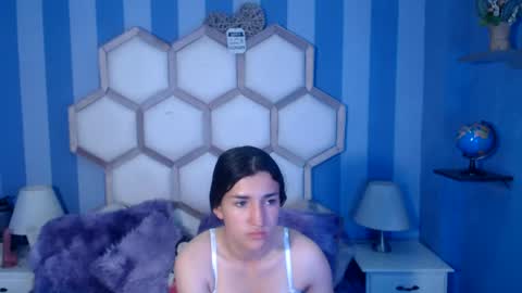 Snapshot of yvi_taylor chatting on July 15, 12:43 pm yvi online show from July 15, 12:43 pm