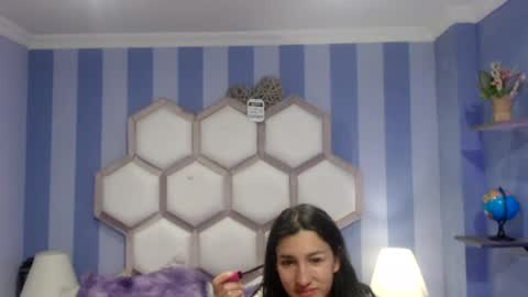 Snapshot of yvi_taylor chatting on July 30, 12:48 pm yvi online show from July 30, 12:48 pm