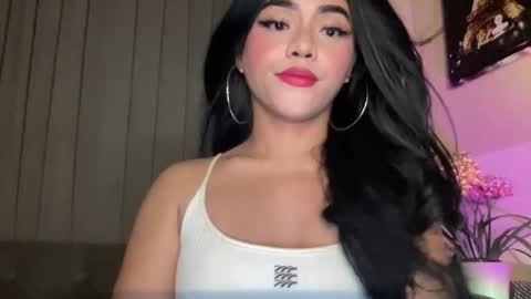 Snapshot of yvonne_guidotti chatting on May 18, 6:58 pm Miss Cali online show from May 18, 6:58 pm
