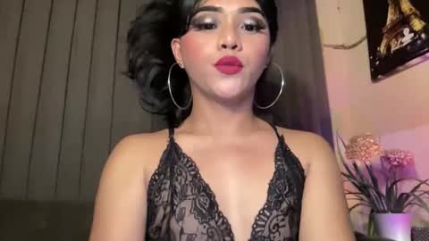 Snapshot of yvonne_guidotti chatting on May 27, 6:49 pm Miss Cali online show from May 27, 6:49 pm
