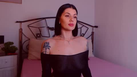 I V Y   online show from February 9, 8:35 pm