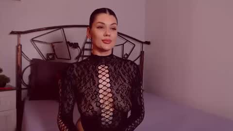 I V Y   online show from April 28, 8:47 pm