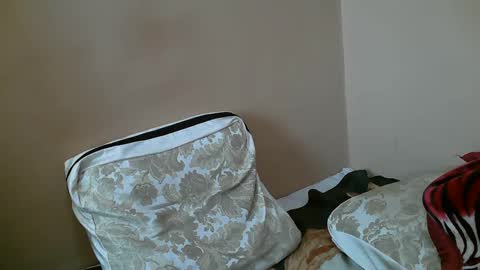 Snapshot of yxxtxxdentyk chatting on February 17, 5:36 am Bi BearXXX online show from February 17, 5:36 am