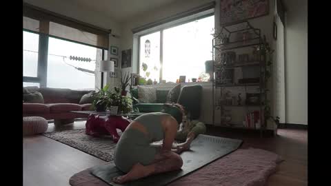 Snapshot of yyuckyy chatting on January 23, 11:47 pm Yucky online show from January 23, 11:47 pm