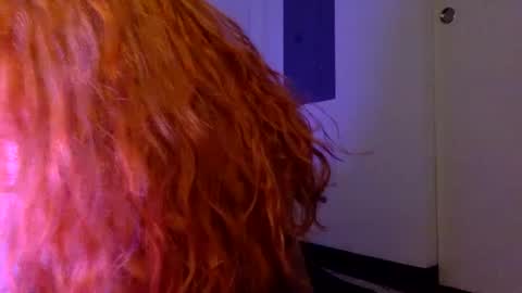 Snapshot of yyuckyy chatting on October 6, 2:42 am Yucky online show from October 6, 2:42 am