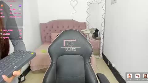 zaafira_tay online show from July 28, 6:20 pm