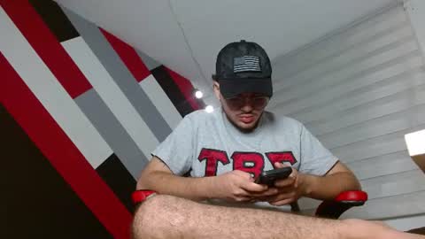Snapshot of zac_golden chatting on June 19, 11:47 am Zack online show from June 19, 11:47 am
