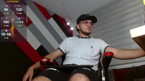 Snapshot of zac_golden chatting on June 21, 11:46 am Zack online show from June 21, 11:46 am