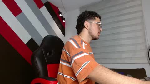 Snapshot of zac_golden chatting on July 3, 11:49 am Zack online show from July 3, 11:49 am