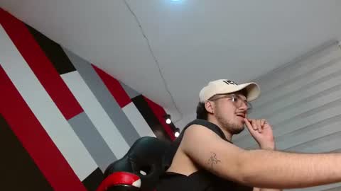 Snapshot of zac_golden chatting on July 4, 6:36 pm Zack online show from July 4, 6:36 pm